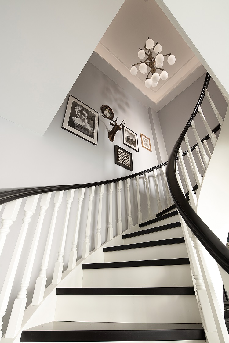 美式轻奢风格家装设计别墅装修效果图-楼梯